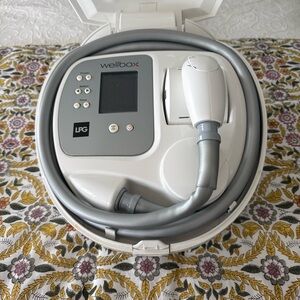 Wellbox LPG Body Contour Device in White and Silver